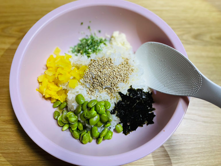 枝豆チュモッパ-彩りきれいな韓国風おにぎり-|伊彌彦ちゃまめ