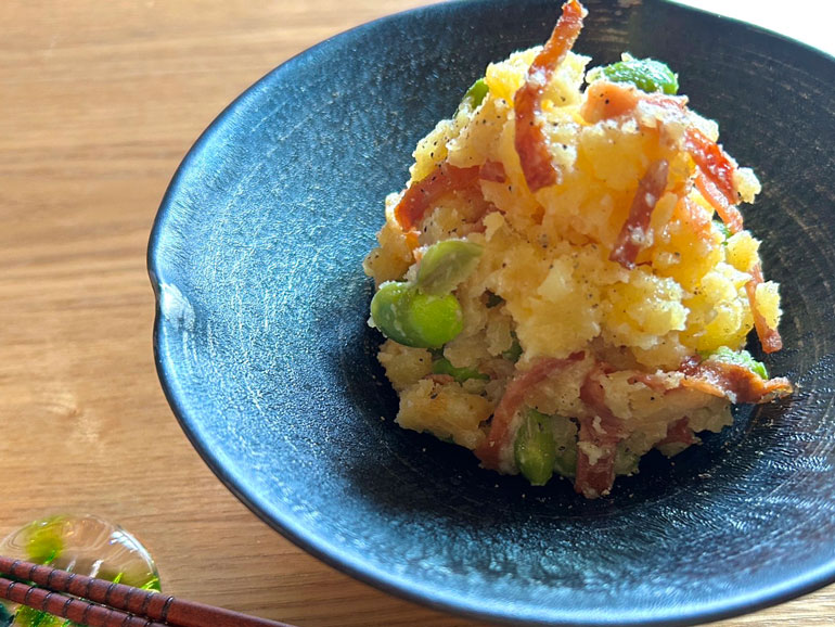 にんにく醤油香る!香ばしベーコンと枝豆のおつまみポテトサラダ|伊彌彦ちゃまめ